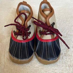NWT Baby Gap snow boots 12-18 months